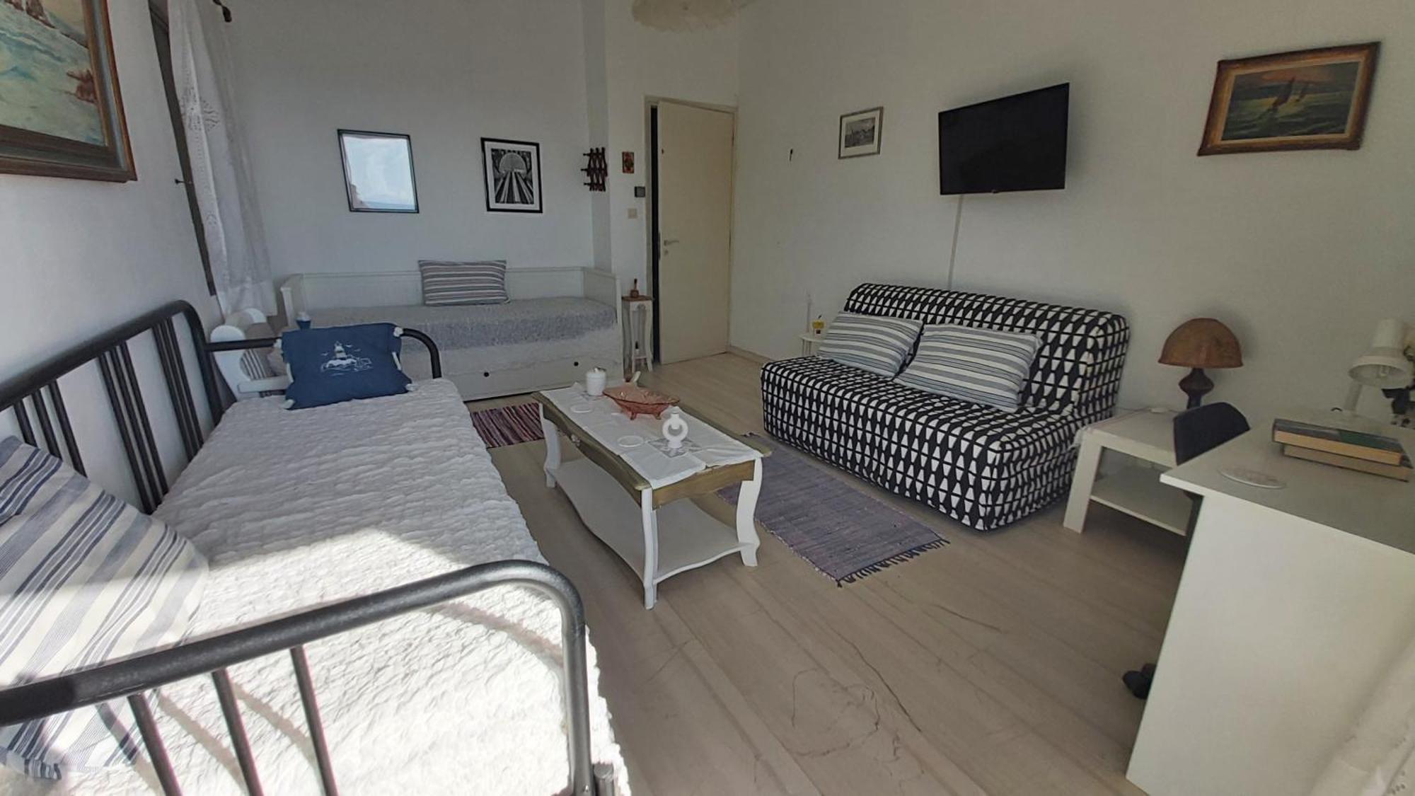 Apartment By The Sea